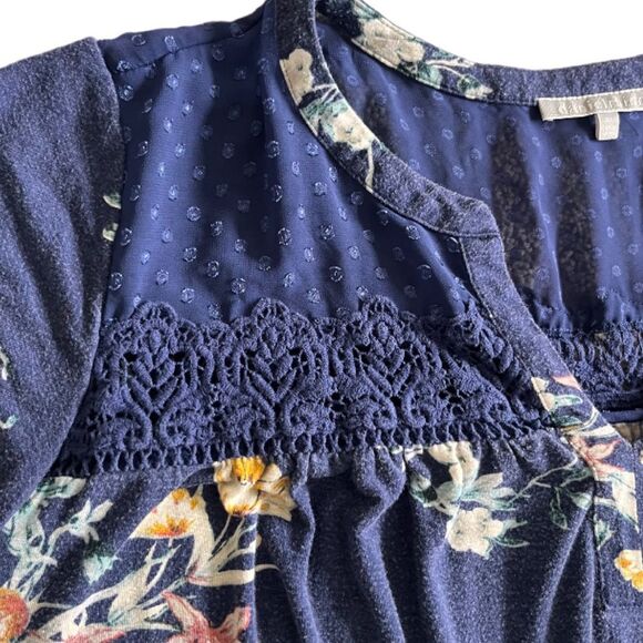 Daniel Rainn Taravel crochet detail knit floral top - Picture 5 of 8